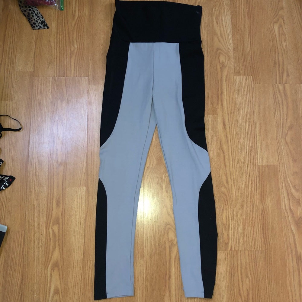 High waist motorcycle leggings. Bebe. Medium